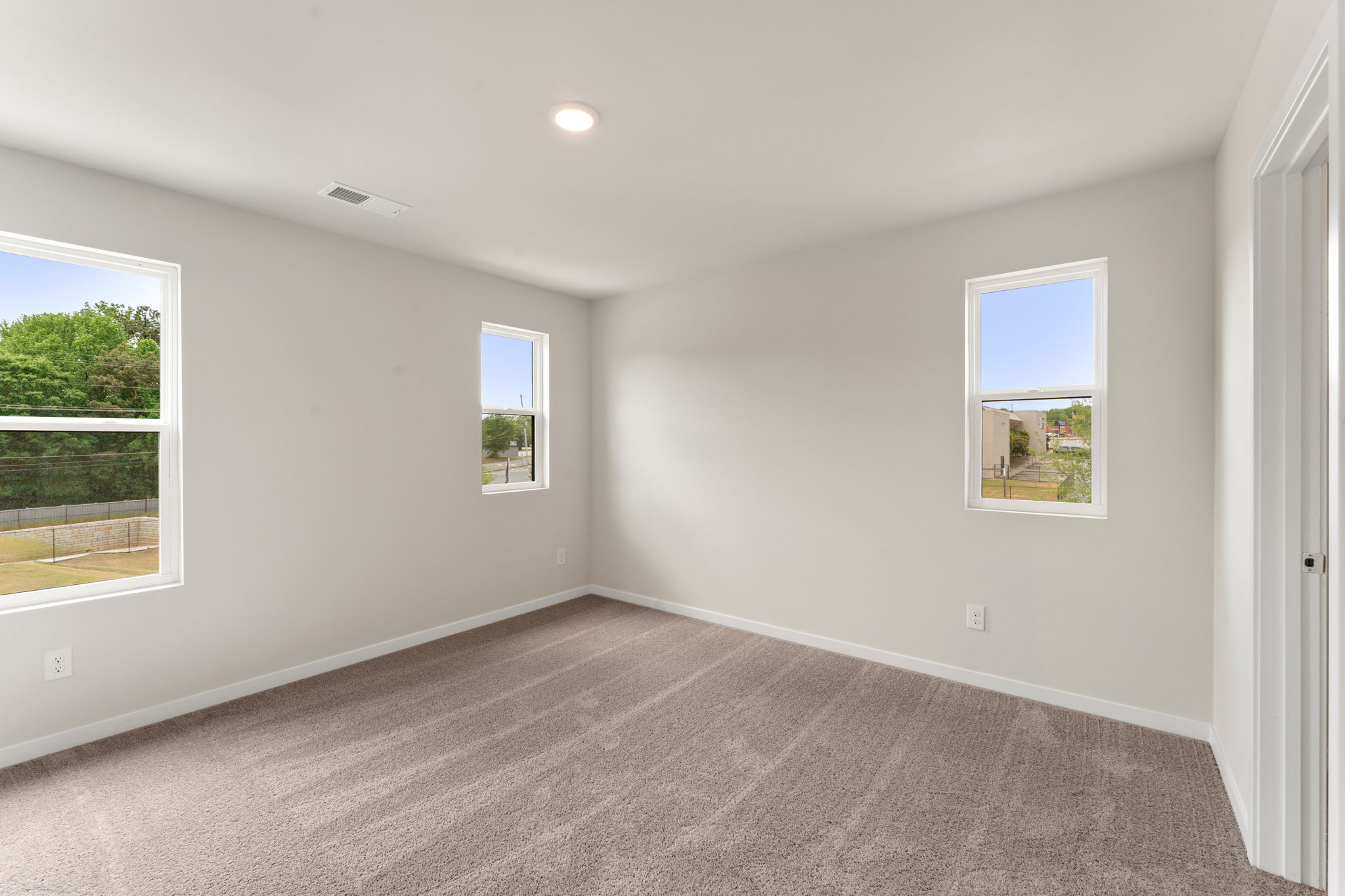 A room with windows.